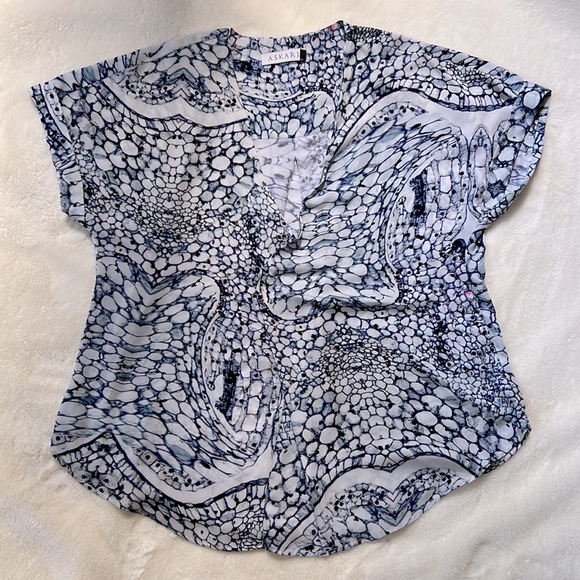 ASKARI Top and Short Set Size XS - Picture 9 of 17